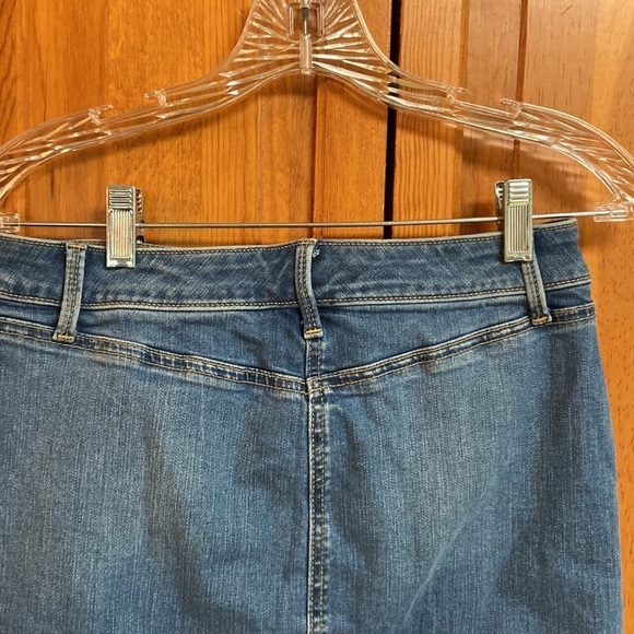Talbots Jean Pencil Skirt Size 2P - Picture 11 of 12